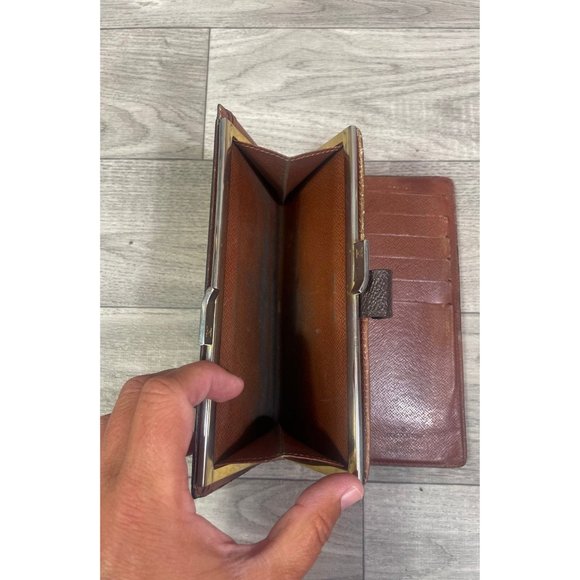 Authentic Louis Vuitton Vintage French Kisslock Long Wallet - Picture 7 of 16